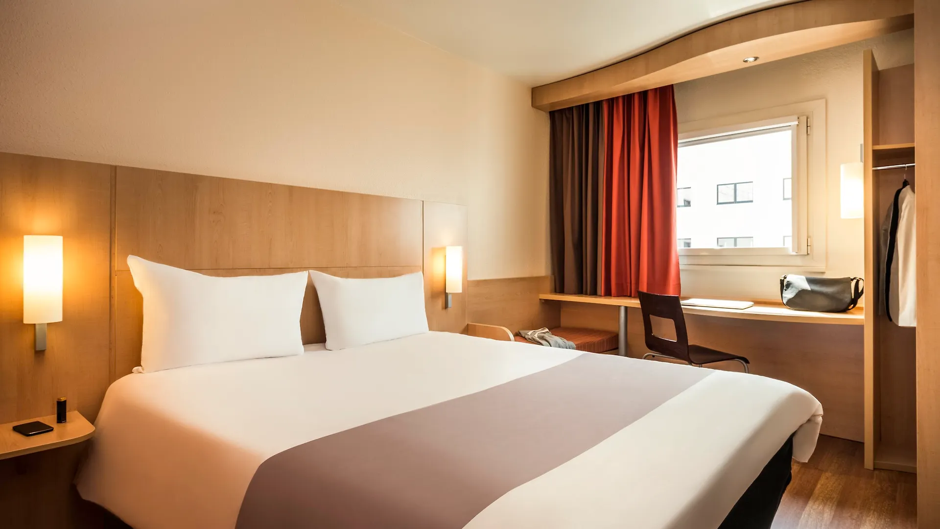 Ibis Paris Montmartre Sacre-Coeur Hotel