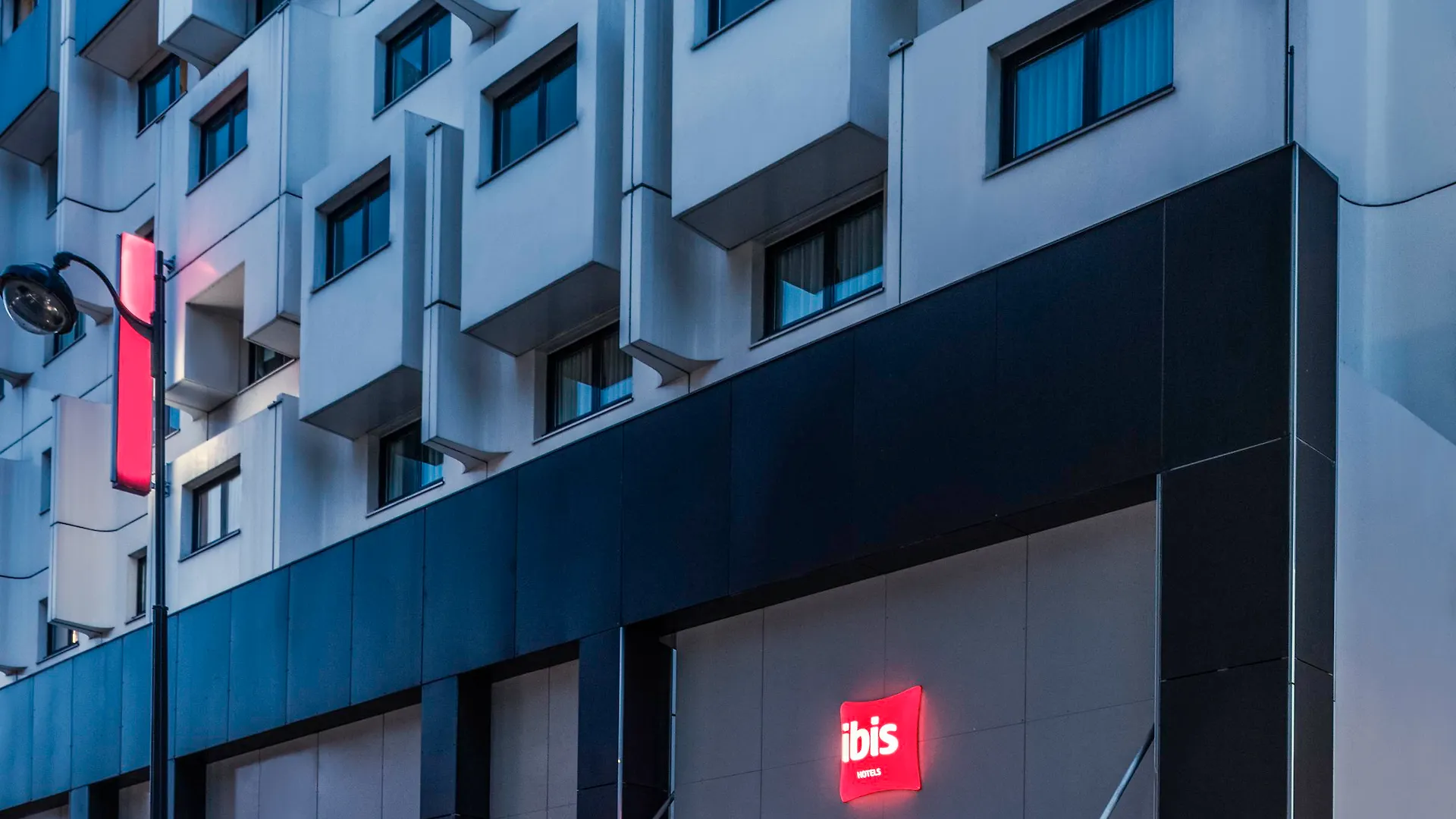 Ibis Paris Montmartre Sacre-Coeur Hotel