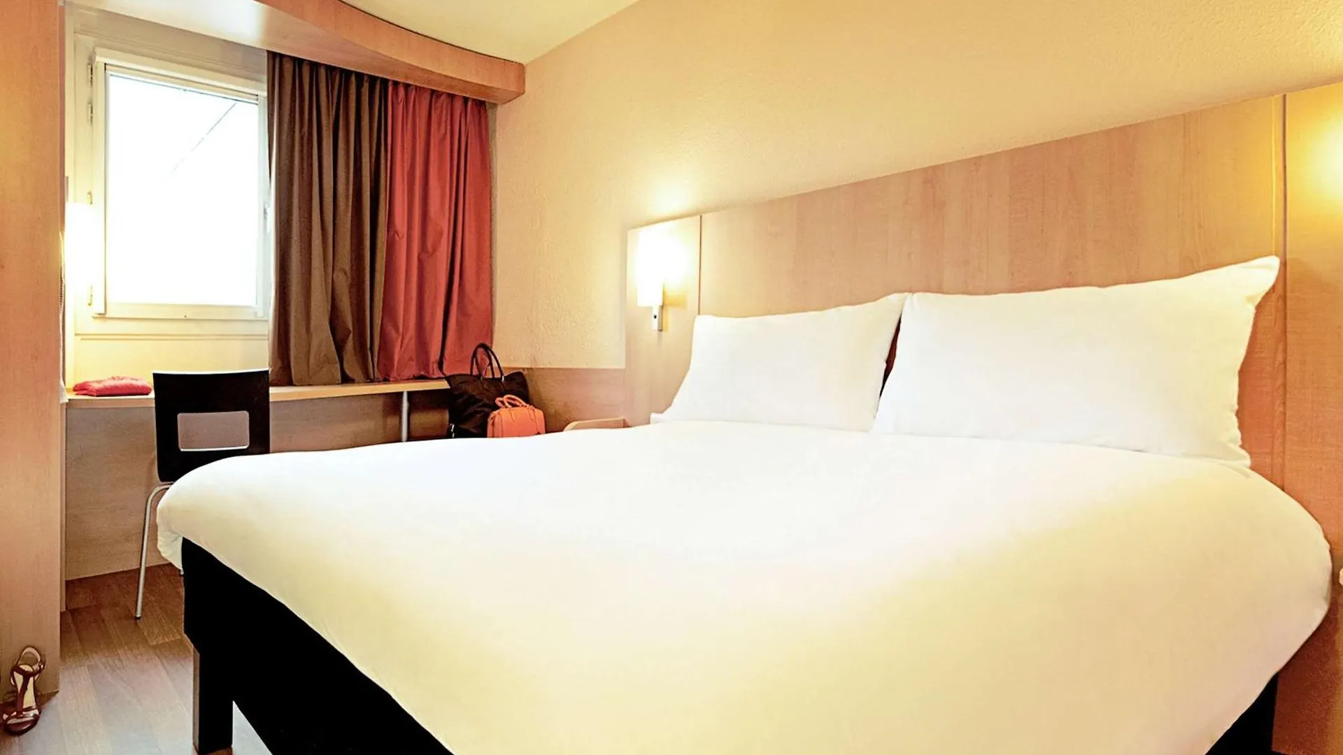 Ibis Paris Montmartre Sacre-Coeur Hotel