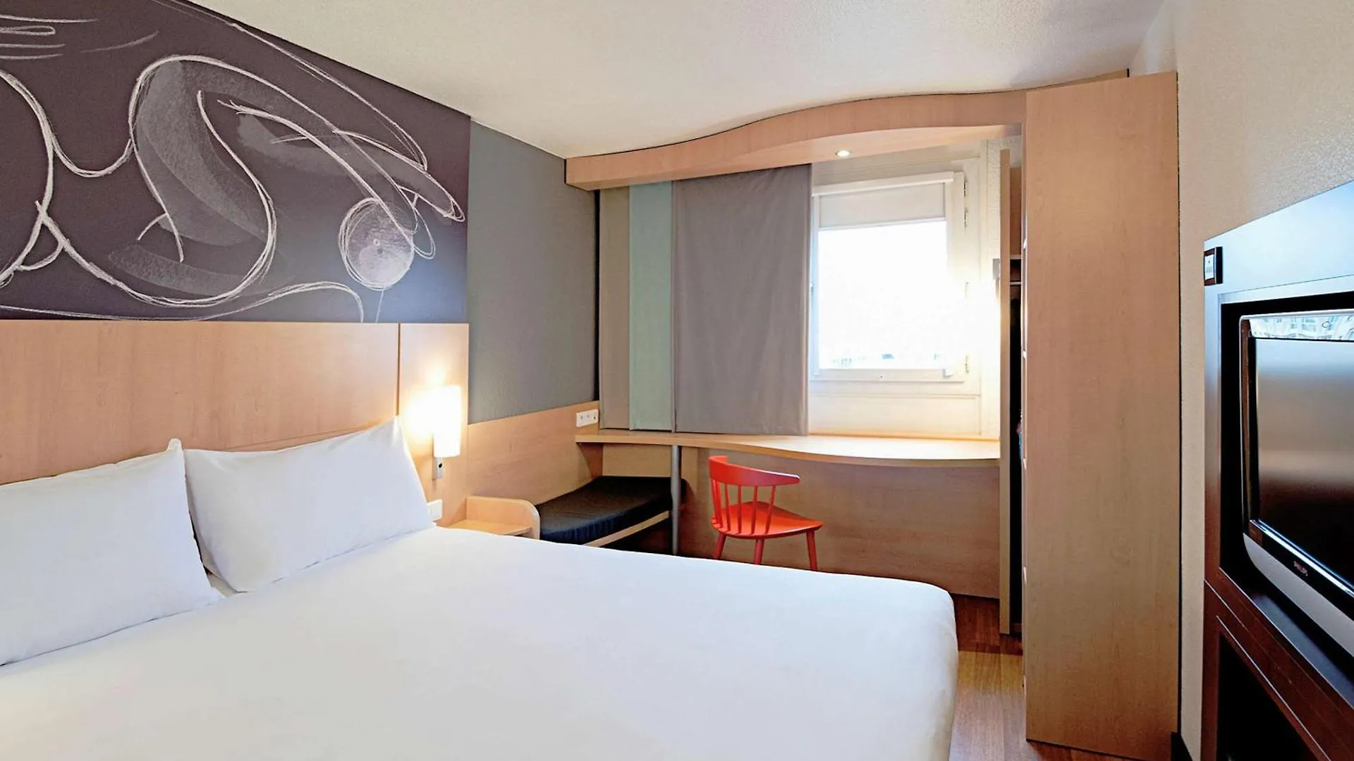 Ibis Paris Montmartre Sacre-Coeur Hotel