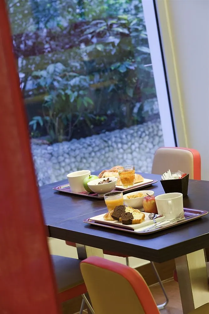 Ibis Paris Montmartre Sacre-Coeur Hotel