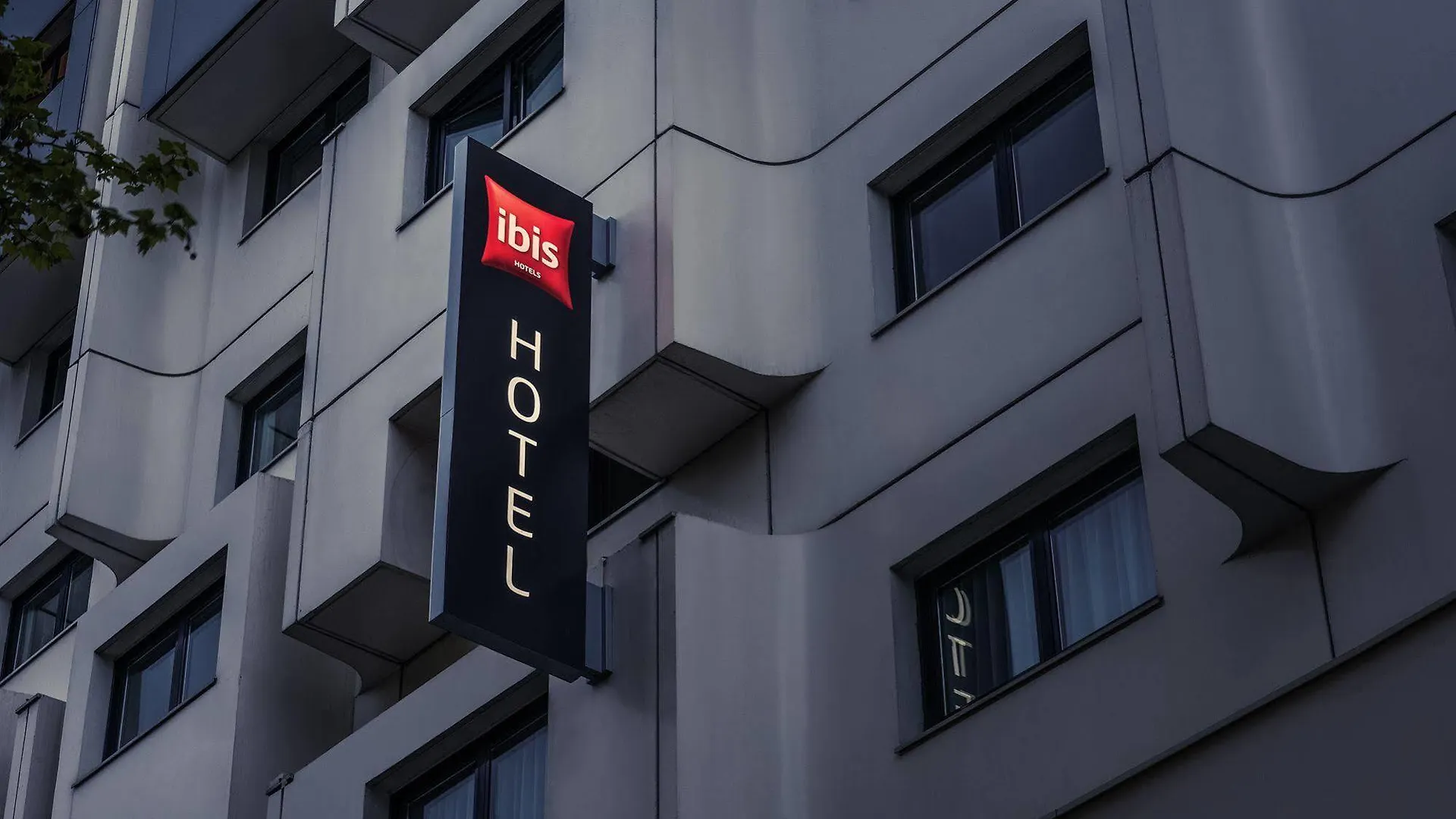 Ibis Paris Montmartre Sacre-Coeur Hotel