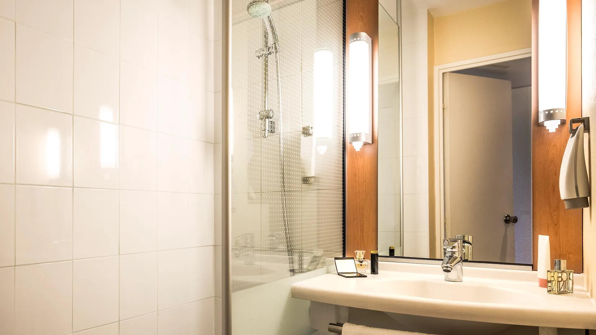 Hotel Ibis Paris Montmartre Sacre-Coeur 3*,  Francia